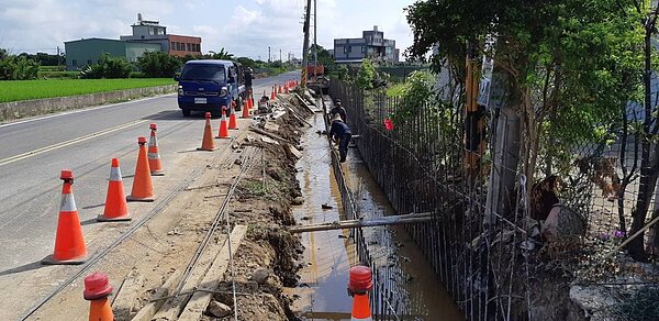 新竹縣府逐年拓寬新豐鄉竹2-1線道路,提升消防救災及交通安全。圖/新竹縣政府提供