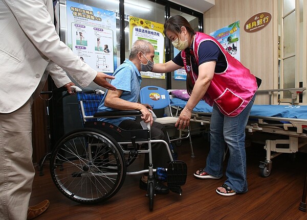新北長照專業服務6%優惠,2年多逾43萬人次使用。圖/聯合報資料照片