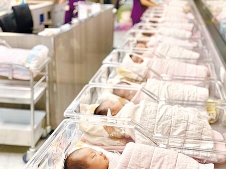 2021年的出生人口面臨15萬人保衛戰。圖∕本報資料照片