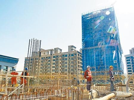 國內工地缺工問題嚴重,許多地方工程多次流標,不得不減項或增加預算來拚發包,學者斷言未來依靠移工的情況只會越來越嚴重。(蔡依珍攝)