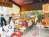 領錢母、求籤詩　土地公好忙