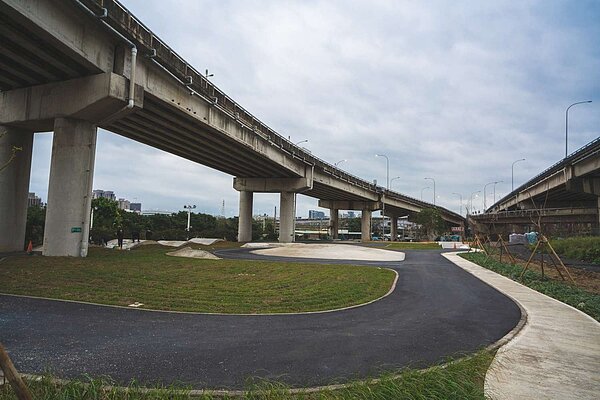 新竹左岸Pushbike滑輪公園春節前完工。圖/新竹市環保局提供