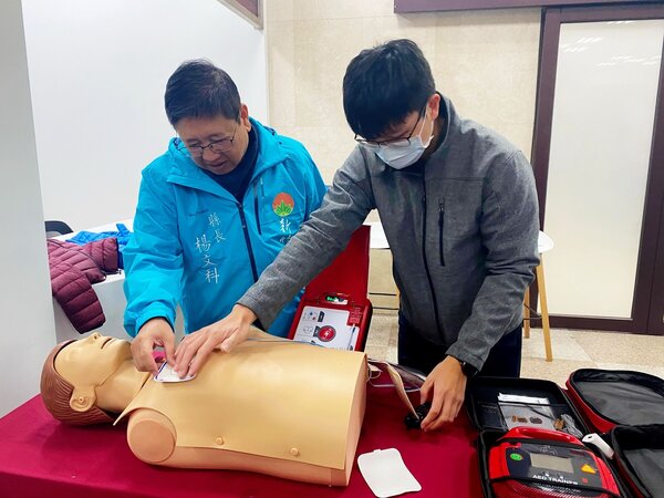 「救命神器」AED，新竹縣全縣120所國中小設置完成。圖／新竹縣教育處提供