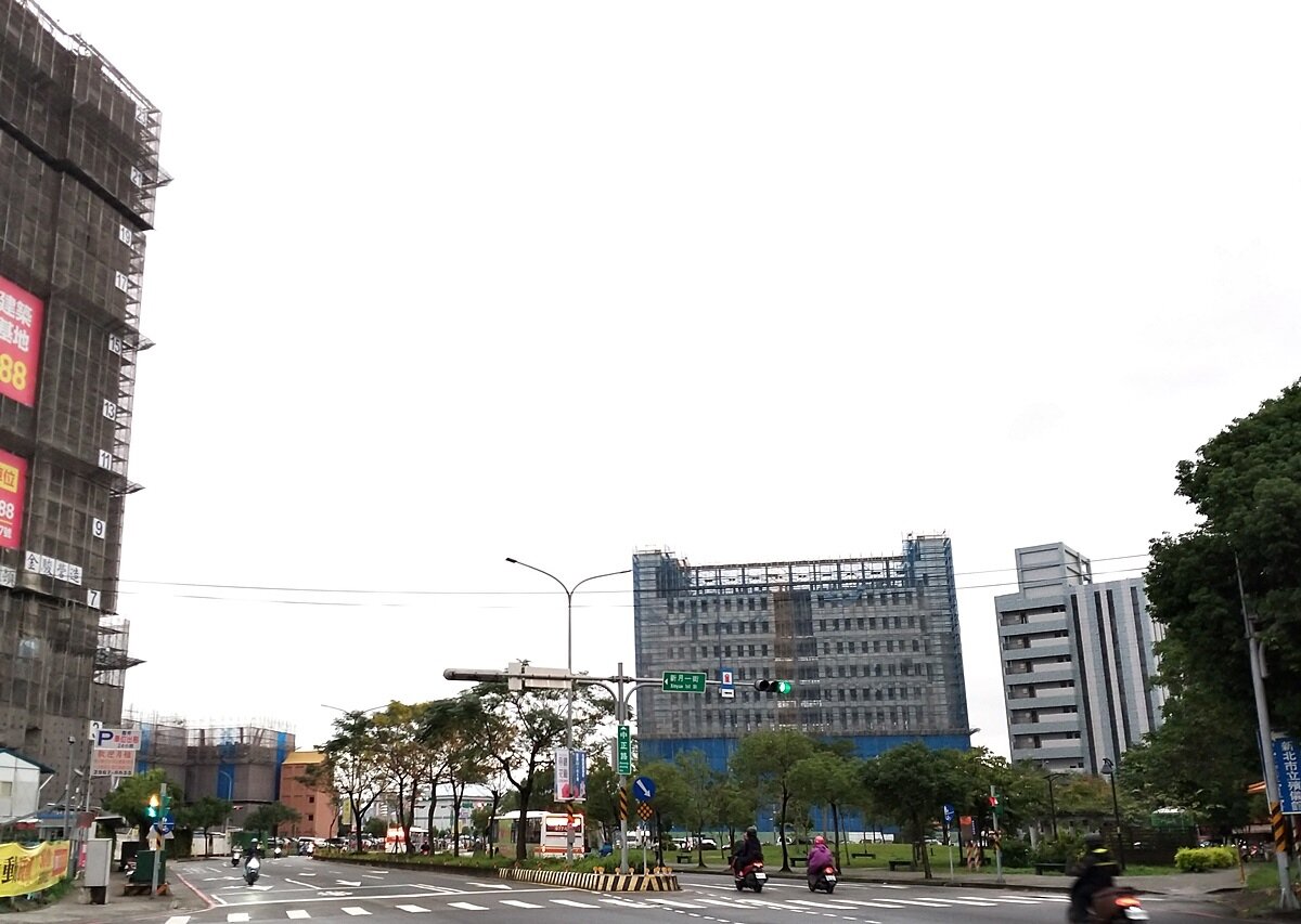 板橋江翠北側重劃區C區距離板橋殯儀館最近,因此房價會有不小的價差。好房網News記者林和謙/攝