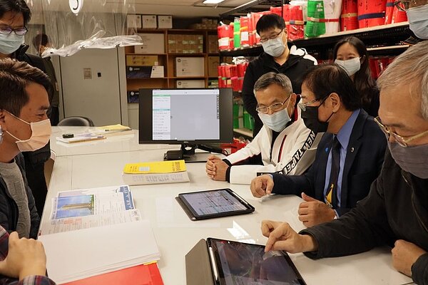 110年元旦起新北建照審查使用執照副本全面無紙化。圖/新北市政府提供