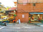 基隆成功國宅下磁磚雨　砸傷婦人