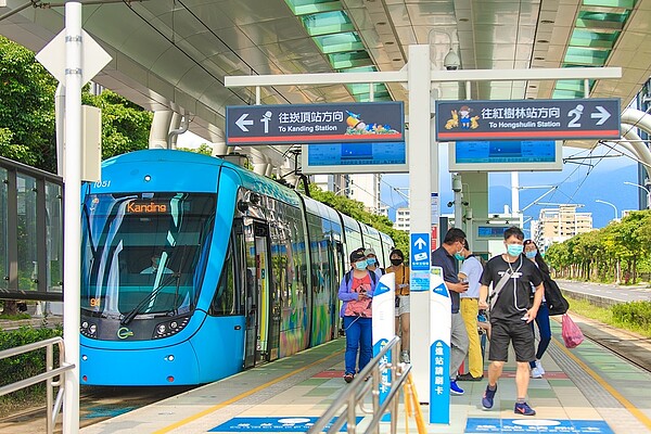 「新市一丁目」走路到輕軌濱海沙崙站僅須5分鐘/合嘉建設提供