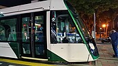 機車擦撞輕軌列車　代價要38萬元