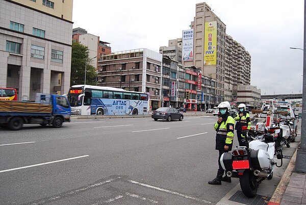 台北市警察局交通大隊將針對下週開跑的年節活動加強交通疏導。圖/北市警局提供