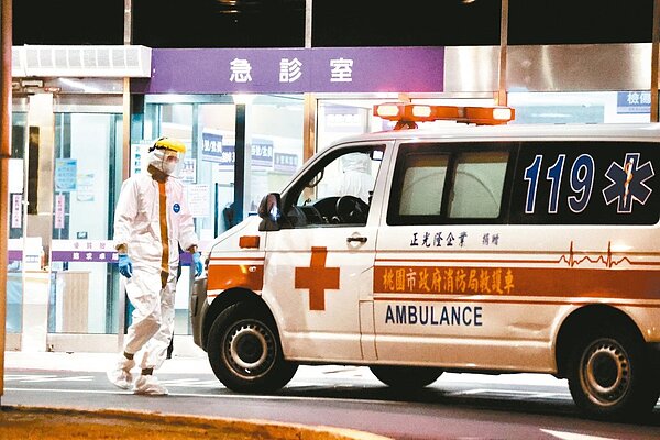 北部某醫院三名染疫醫護人員直接照顧患者有七十七人,目前已完成雙採陰。圖/聯合報資料照