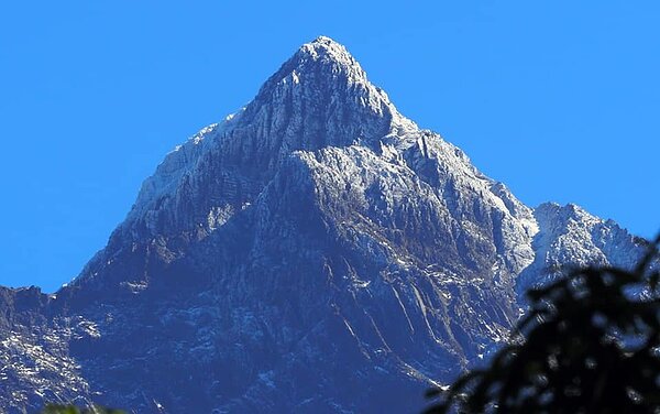 玉山山頭白雪皚皚,美不勝收。圖/玉管處提供