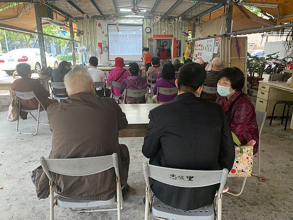 忠誠里開辦之健康系列課程與活動深受里民喜愛。圖／忠誠里提供
