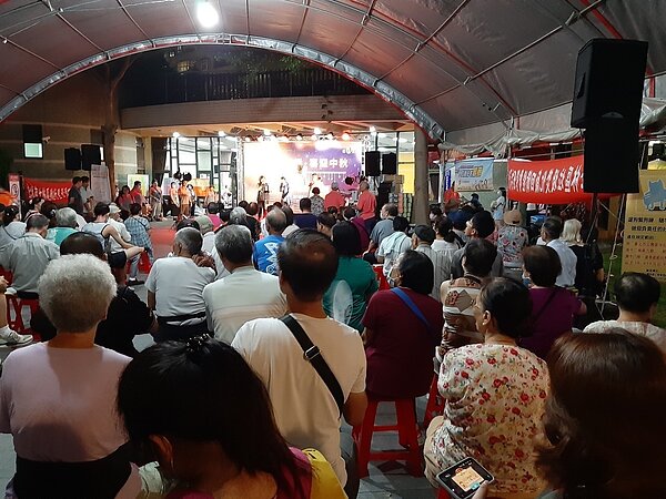 德行里每年都會舉辦中秋晚會活動深受里民喜愛。圖／張僡美提供