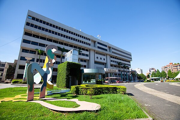桃園市政府周邊商圈也相當熱鬧/利晉營造、弘新建設提供