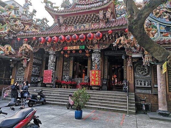 朝德宮古色古香，頗有歷史的足跡。陳忠賢攝影