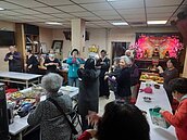 板橋建國里銀髮族共餐　長輩笑嗨嗨