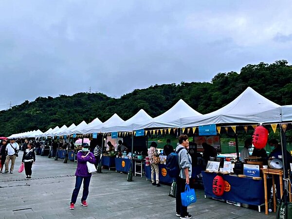 新店樂生活 主題樂 咖啡 碧潭 市集 小農