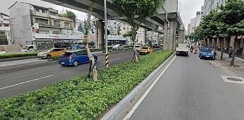 位於德行里旁，中和區主要幹道中正路。圖／Google地圖