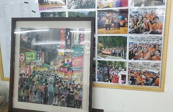 里民活動中心有許多藝術創作,打造藝文環境。圖/朱哲輝攝影