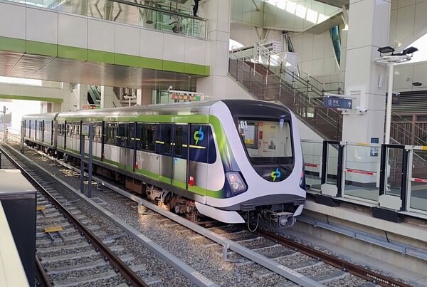台中捷運綠線19日起，每周二、四各安排3列車上正線運轉測試。圖／台中中捷公司提供