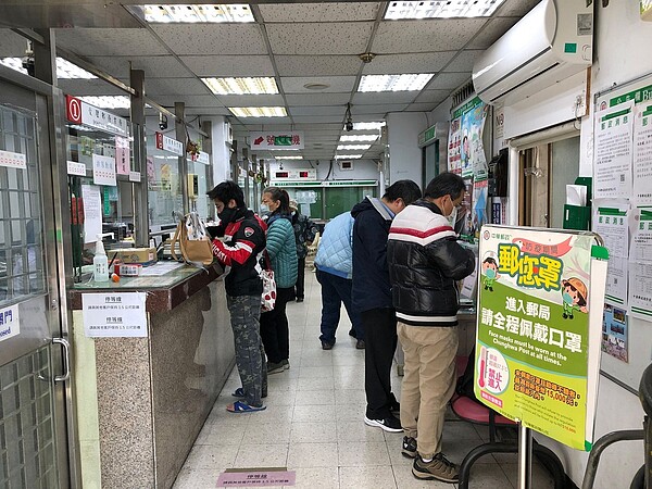 龍山郵局。(圖/張哲生提供)