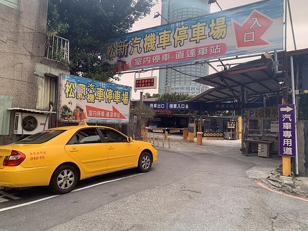 台南火車站計程車排班空位顯示資訊平台啟用。圖/台南市政府提供