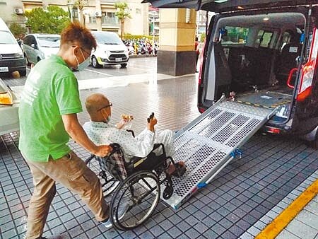 借鏡商業模式運作的計畫執行模式,期盼能為未來長照計畫設計與執行提供「破壞式創新」的可能。圖∕本報資料照片