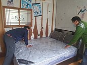 平常日收廢傢俱要收費　春節前清潔隊免費清運　登記爆滿