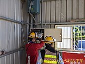 遏止違規工廠　新北市府強制斷水電