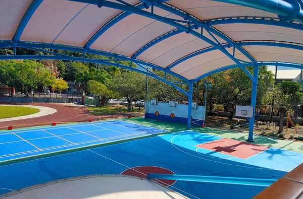 新竹縣6校今年7月將有「風雨球場」。圖／新竹縣教育處提供