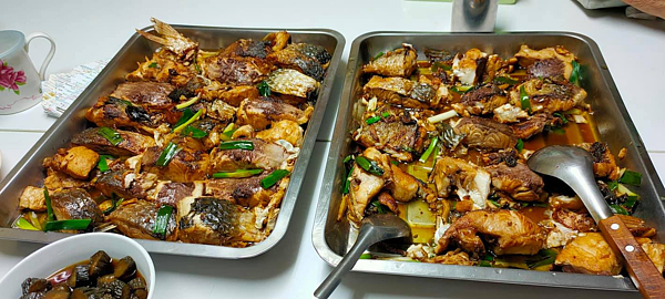 安康里長者共餐。 圖/截自台北市安康里臉書