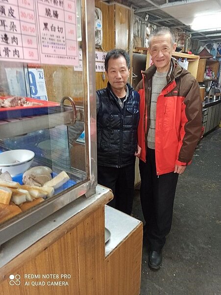 小店下午不休息，飲食更有彈性。陳陸攝