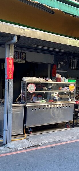 板橋區埤墘里內沒有招牌的牛肉麵店。圖／彭芷琳攝