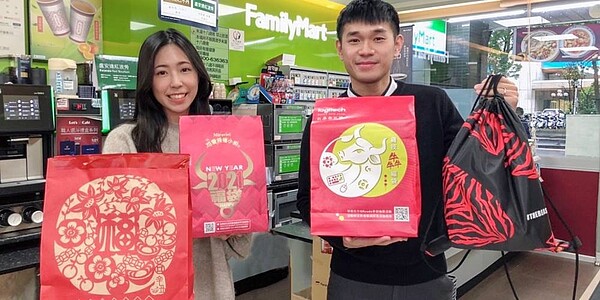 全家首波春節福袋開賣短短兩周已熱銷超過70萬份。圖/業者提供