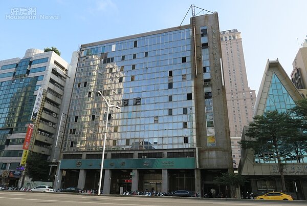 高雄市前金區土地銀行都更案,已經完成審議即將辦理都更。照片高雄市都發局提供