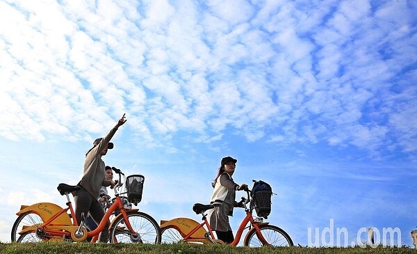過年期間的預測仍維持沒有較強的冷空氣影響的趨勢,顯著的偏暖、有陽光,日夜溫差大的天氣,算是一個舒適天氣的年節假期。聯合報系資料照
