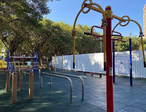 板橋區永安里公園內長者運動器材。圖/彭芷琳攝