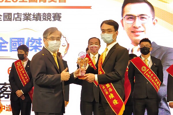 永慶不動產台中松竹旱溪加盟店陳俊元認為,聯賣制度挹注團隊強大動能,往往都能順利的成交。圖/永慶房產提供