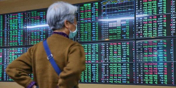 外資連日大賣後，已在期貨出現回補跡象，預期下周封關周線仍有機會收紅。圖／本報資料照片