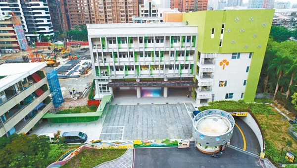 板橋新埔國小校舍共構地下停車場工程預計今年4月完工,將可提供417個汽車位及72個機車位。圖/新北市教育局提供