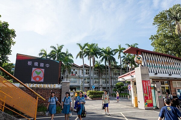 「富江翠」旁邊就是板橋國中/海悅廣告提供