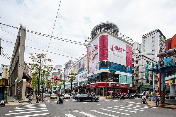 佳瑪商圈的各式機能齊全/創意家行銷提供