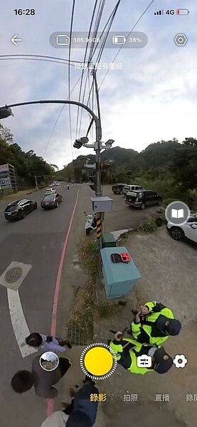 苗栗警方新配備3公尺高360度Wifi環景攝影機,輔助交通疏導及事故現場拍照。圖/苗栗縣警察局提供