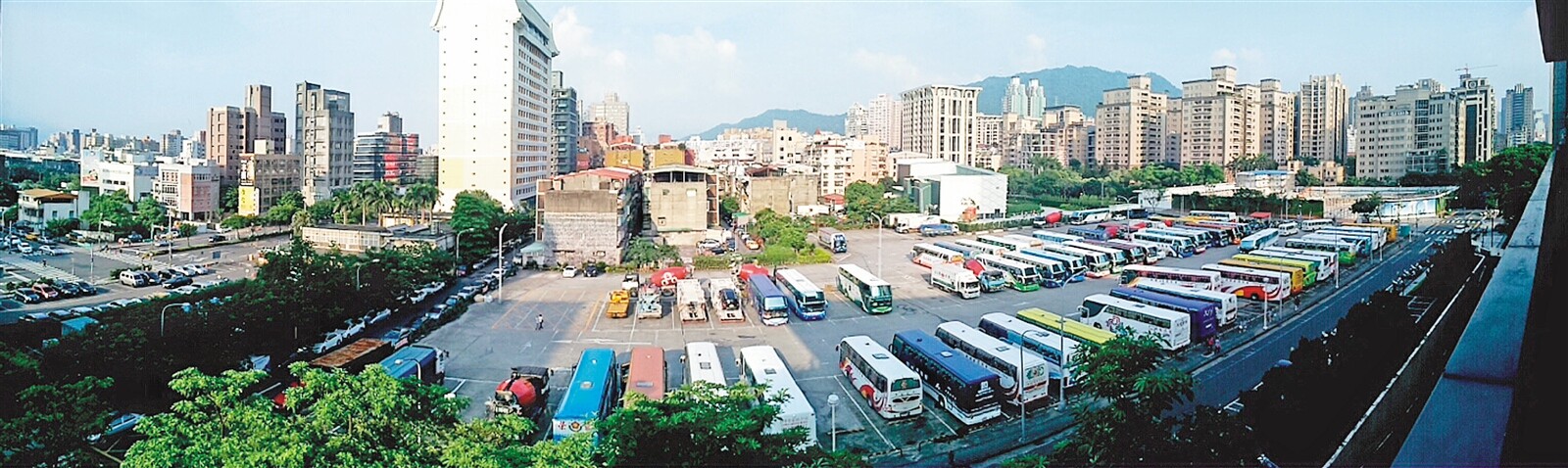 財政部周五將舉行招商大會,引進壽險業投資公共建設是重點之一,其中壽險業者對參與台北市信義計畫區A25土地七十年地上權招標最有興趣。 記者陳再興/攝影