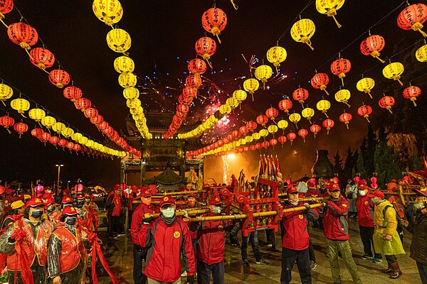 馬祖的元宵「擺暝」被當地視為比過年最盛大的節慶, 連江縣文化處今天下午宣布「擺暝文化季」官方活動確定取消。圖/連江縣政府提供