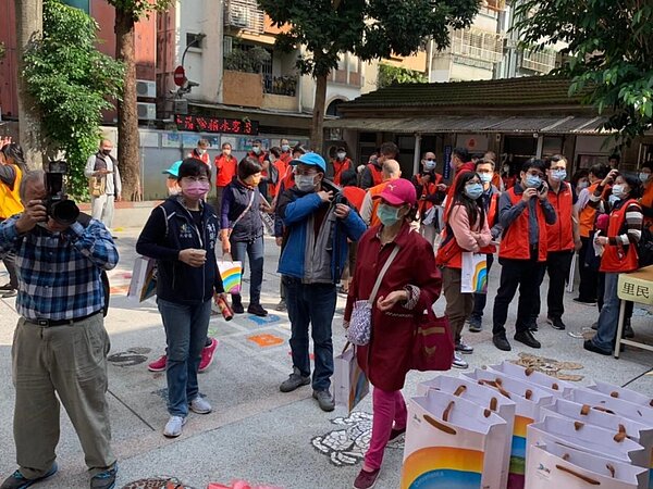 龍生里舉辦聯誼活動，慰勞志工一年下來的努力。圖／沈鳳雲里長提供