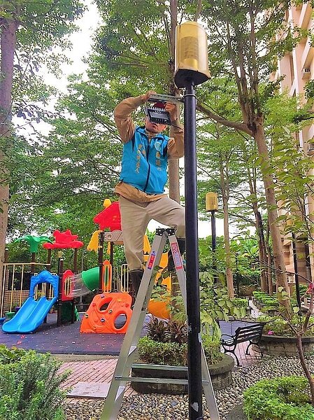 社區大小粗活，由里長賣力做工。圖／樂生活實習記者彭柔安攝影