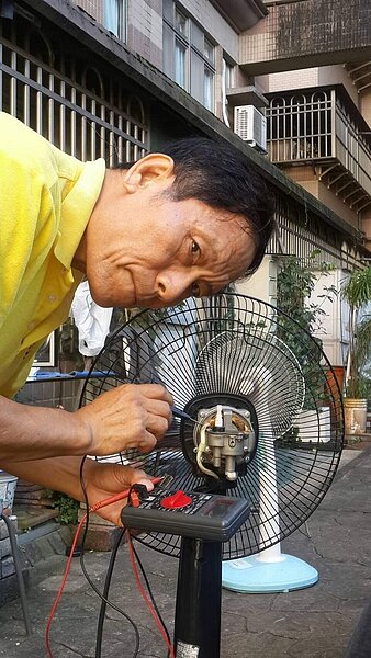 修電器是一把好手。圖／記者彭柔安攝影