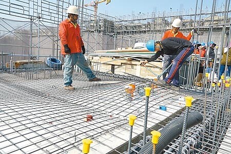 台中市勞動部3日會同地方及目的事業主管機關於北、中、南三地同步實施春安聯合檢查,其中中部地區選定重大營建工程檢查。(黃國峰攝)