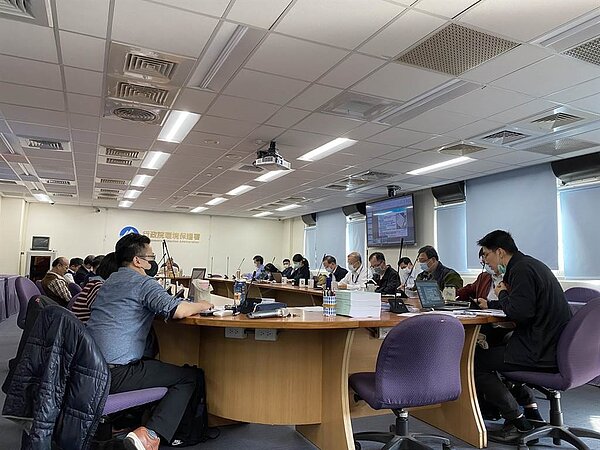 環保署通過「台電通霄發電廠第二期改建案計畫」。（李柏澔攝）